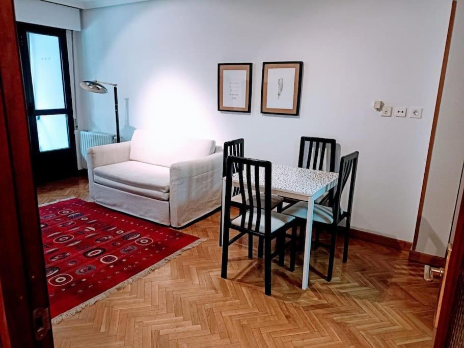 Apartamento Entre Estaciones Apartment โอเบียโด ภายนอก รูปภาพ